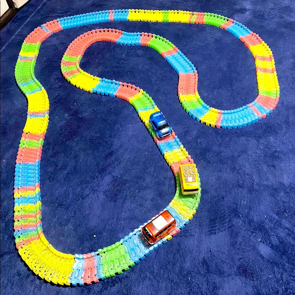 Magic track with 3 vehicles